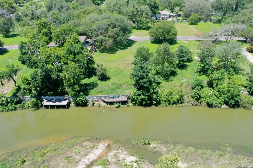 Unit for sale at 38 E Hampton, Seguin, TX 78155