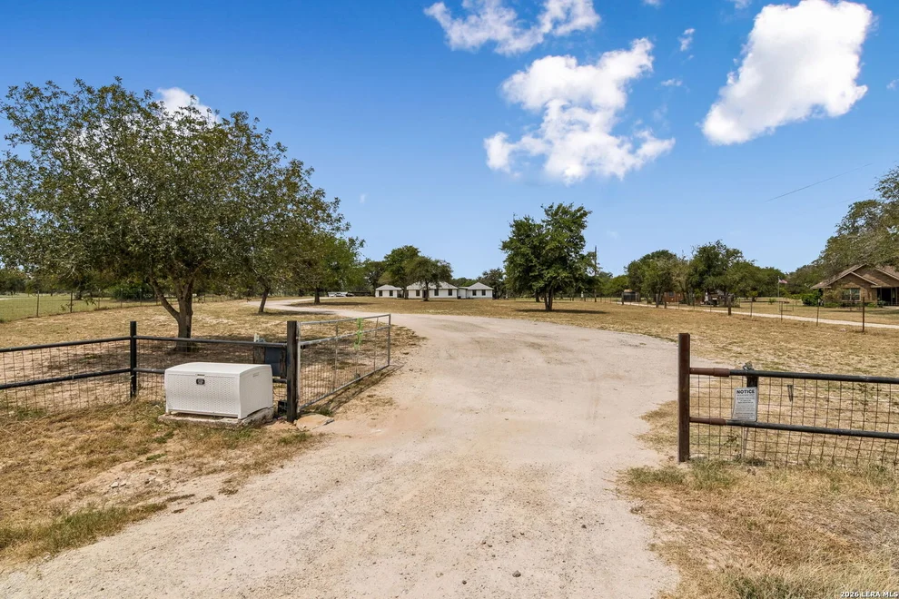 Unit for sale at 307 Broken Arrow, Floresville, TX 78114