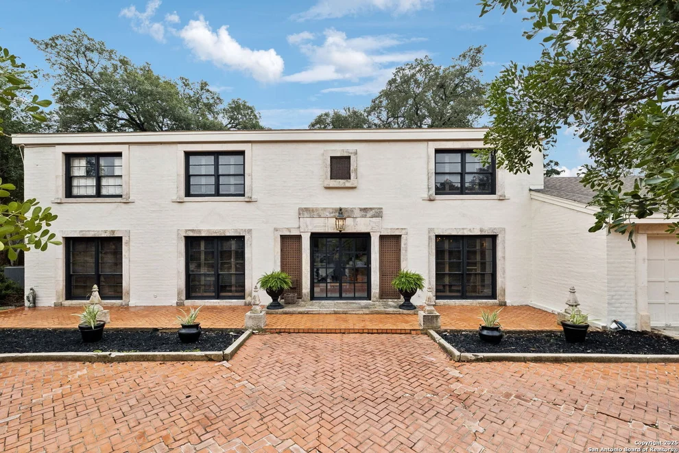 Unit for sale at 2214 Briarwood Dr, San Antonio, TX 78209