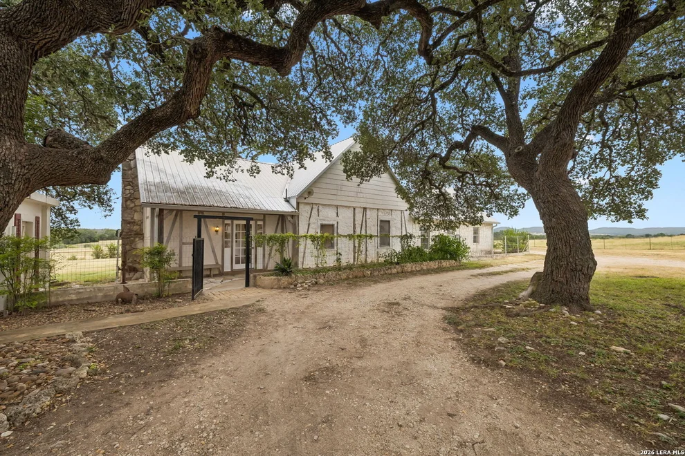 Unit for sale at 48 Holiday Rd, Comfort, TX 78013