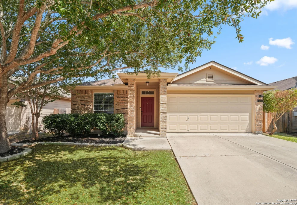Unit for sale at 208 Roadrunner, New Braunfels, TX 78130