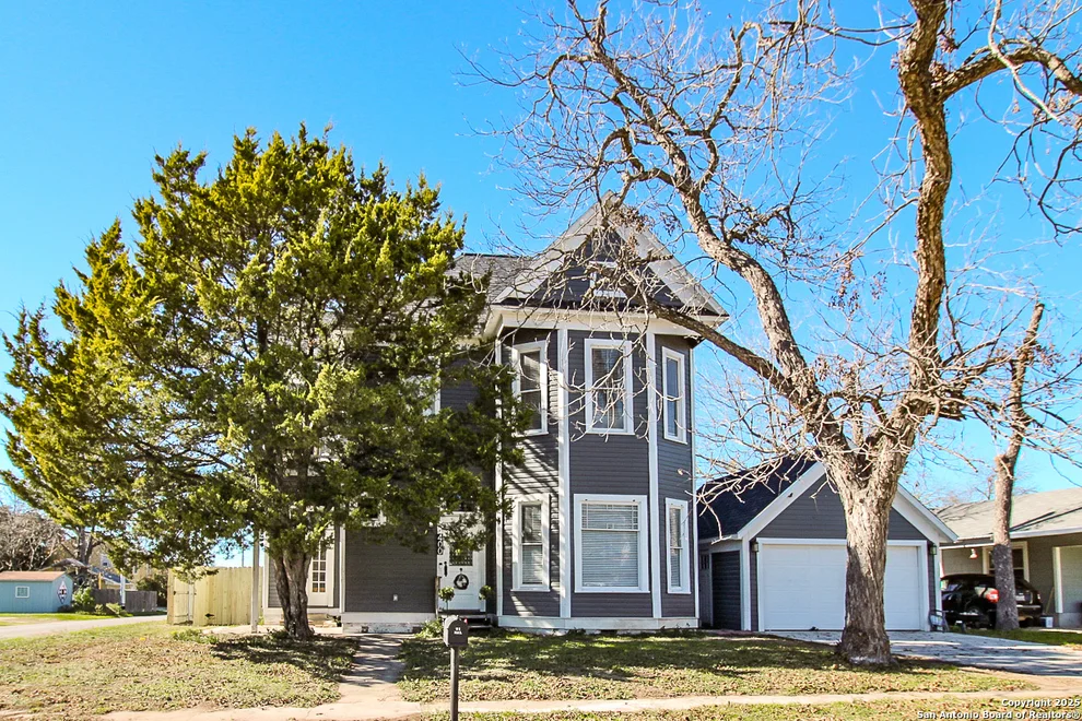 Unit for sale at 400 N BOWIE ST, Seguin, TX 78155