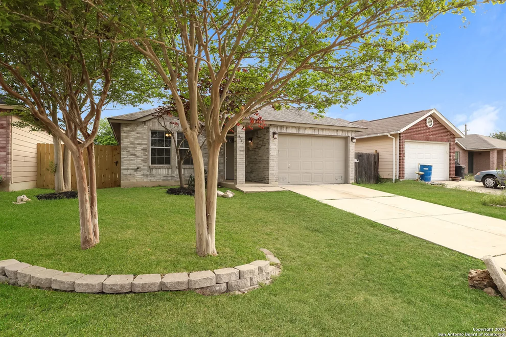 Unit for sale at 8923 Gathering, Converse, TX 78109