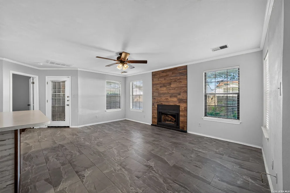 4803 Hamilton Wolfe