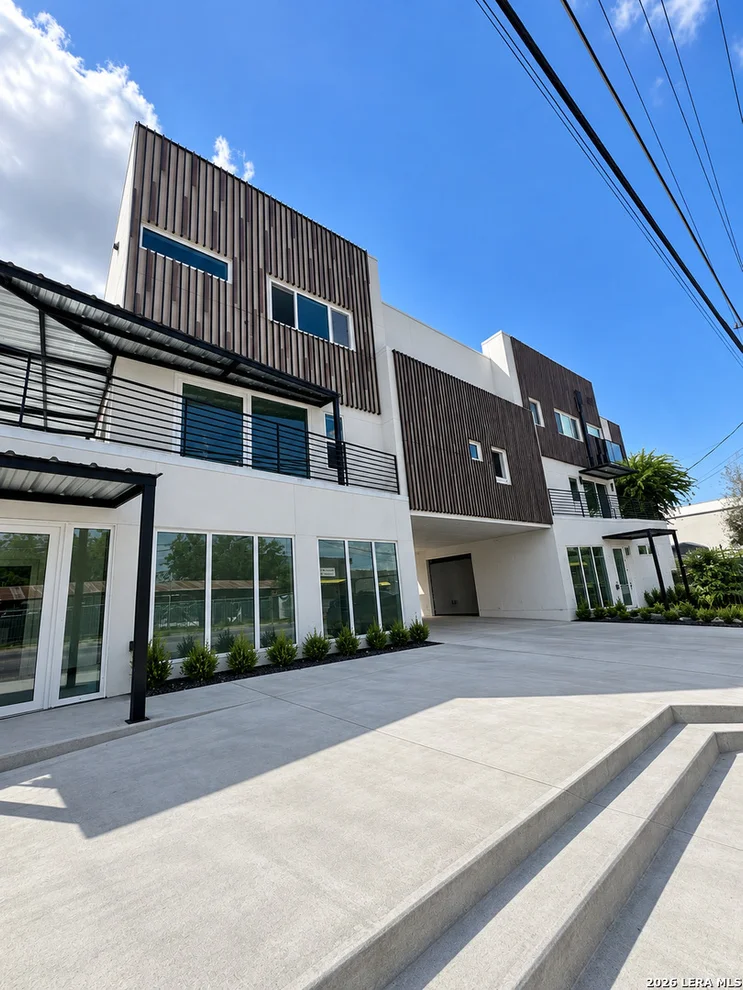 Unit for sale at 2619 S Flores ST, San Antonio, TX 78204