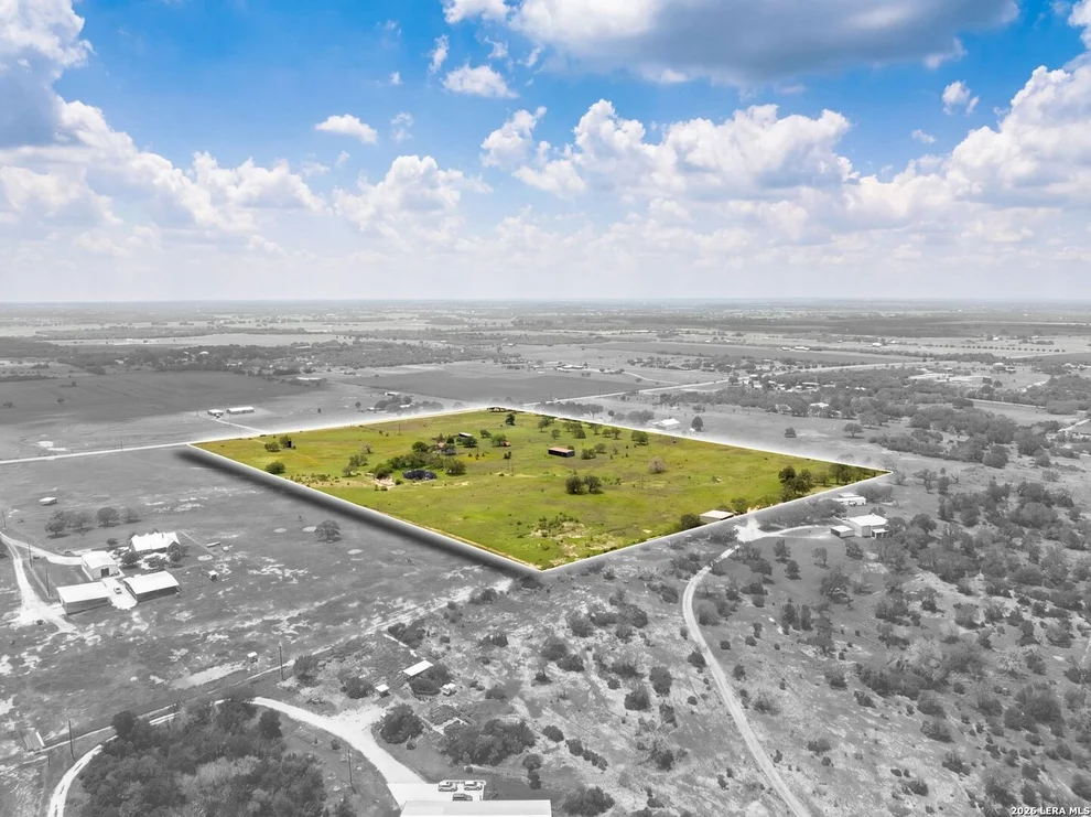 Unit for sale at 13841 FM 775, La Vernia, TX 78121