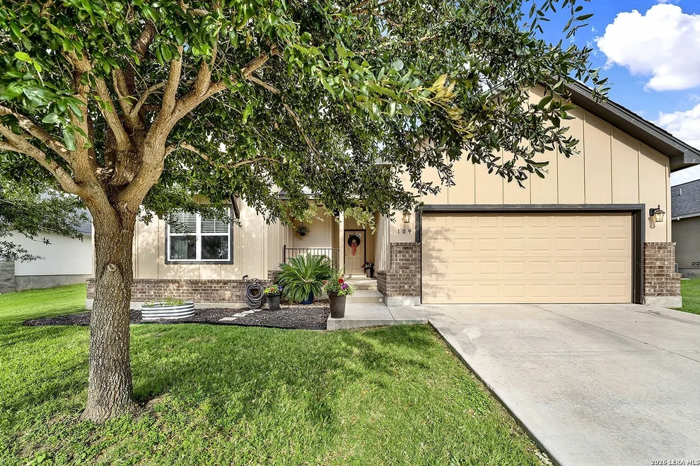 Unit for sale at 109 Grandview, Floresville, TX 78114