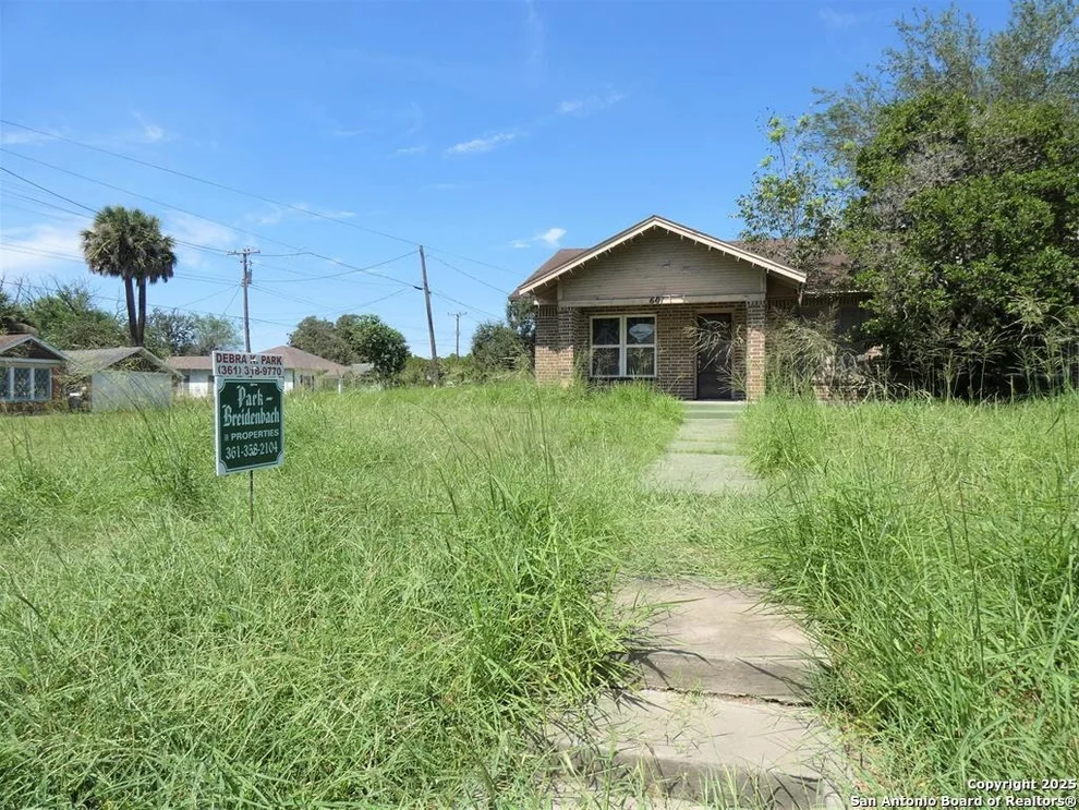 Unit for sale at 601 E Corpus Christi St, Beeville, TX 78102