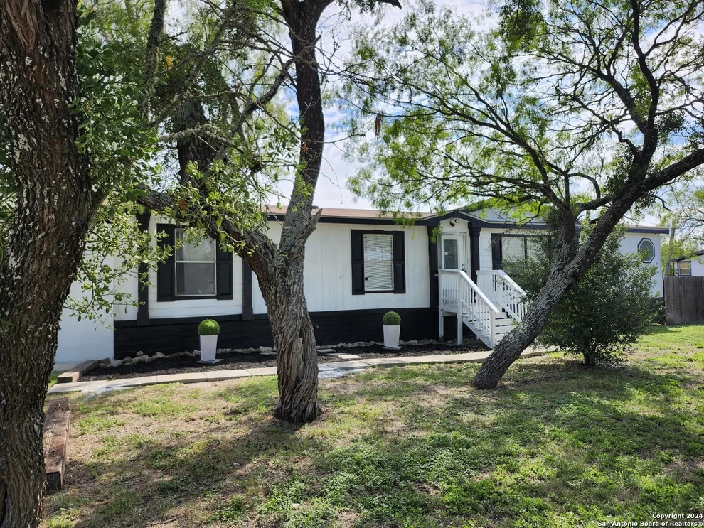 Unit for sale at 905 COUNTY ROAD 3821, San Antonio, TX 78253
