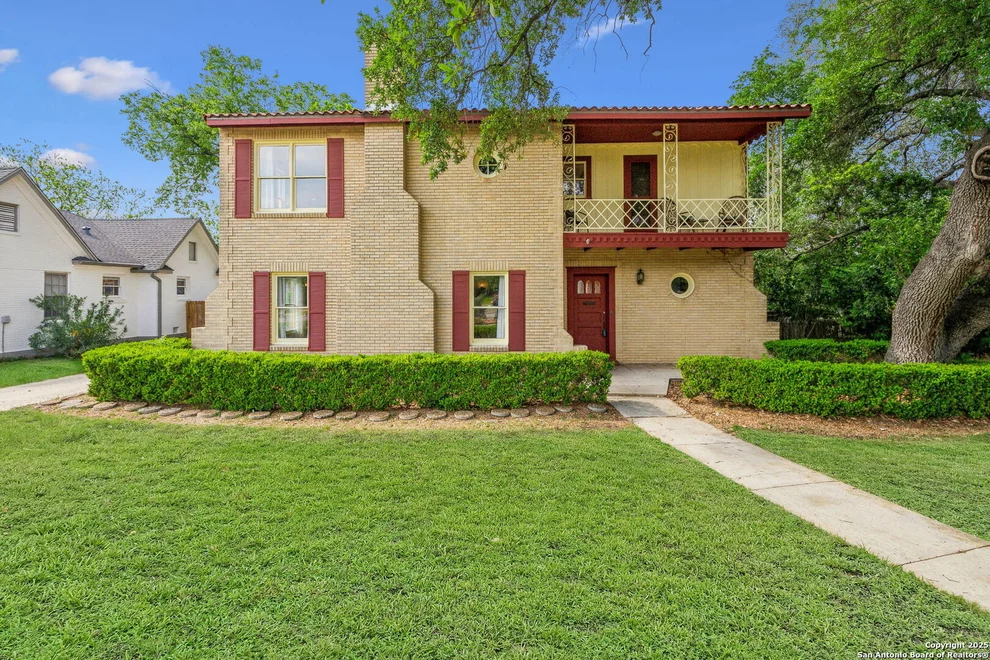 Unit for sale at 2112 W Gramercy, San Antonio, TX 78201