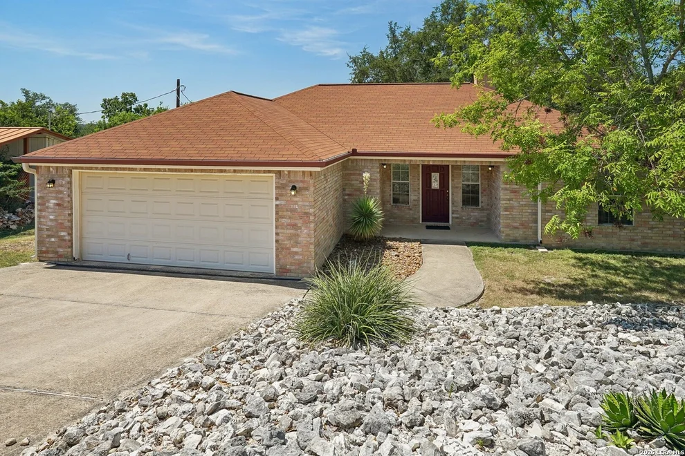 Unit for sale at 220 Loma Vista Dr, Kerrville, TX 78028