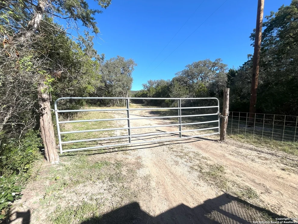 Unit for sale at 2763 E ranch road 337, Leakey, TX 78873