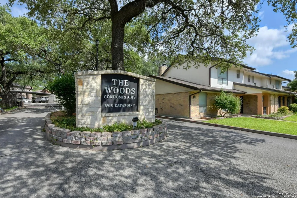 Unit for sale at 8915 Datapoint, San Antonio, TX 78229