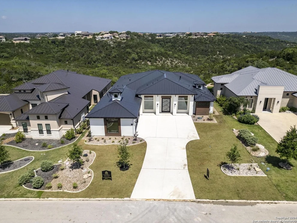 Unit for sale at 32 Mariposa Pkwy E, Boerne, TX 78006