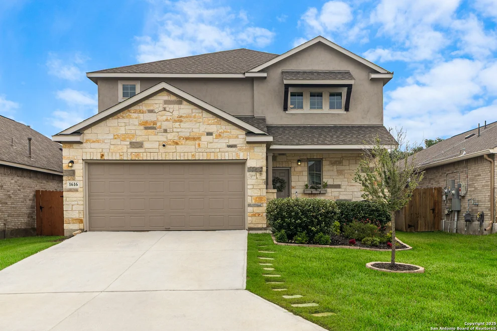 Unit for sale at 1616 Stone House, New Braunfels, TX 78132