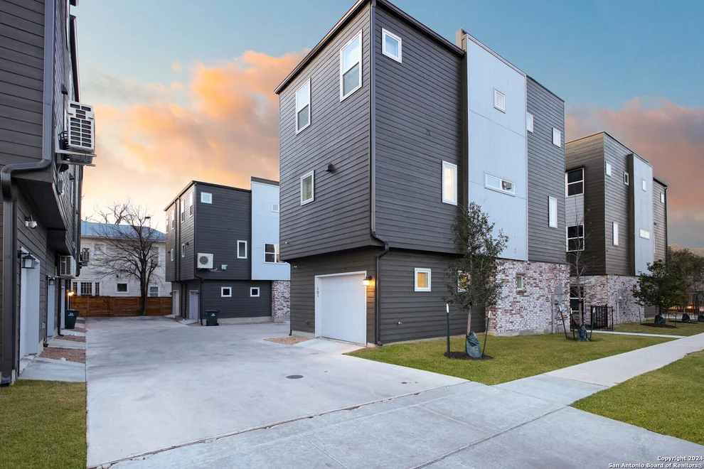 Unit for sale at 210 W Poplar St #101, San Antonio, TX 78212