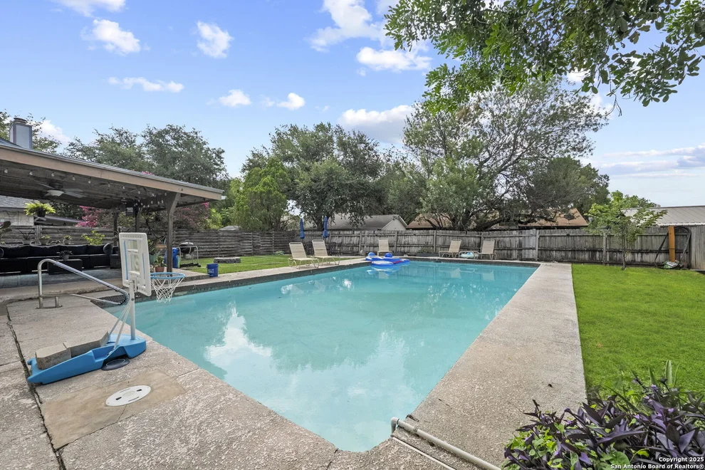 Unit for sale at 8526 Tanbark Dr, San Antonio, TX 78240