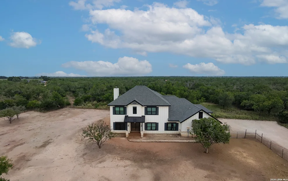 Unit for sale at 914 County Road 7718, Devine, TX 78016