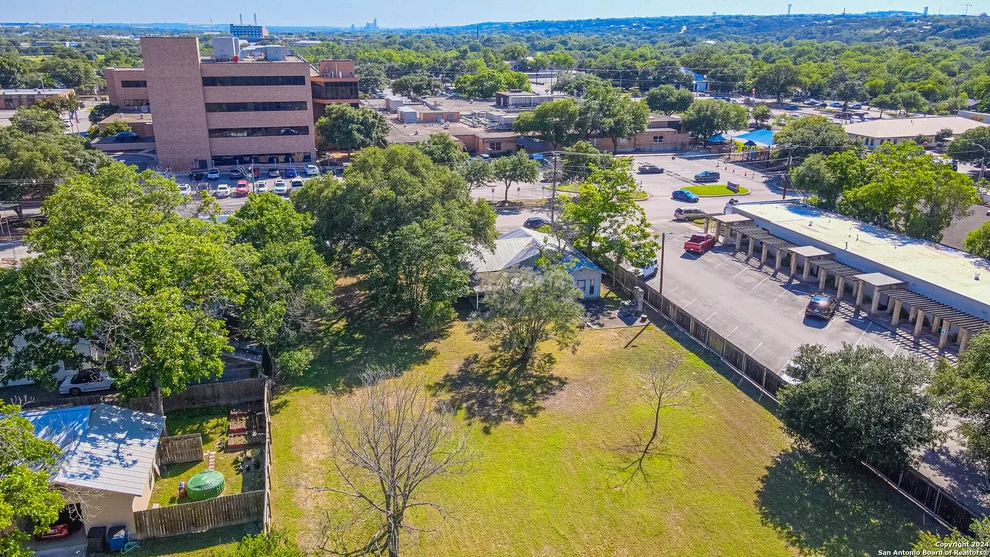Unit for sale at 640 N Houston, New Braunfels, TX 78130