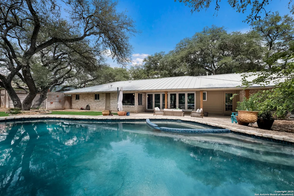Unit for sale at 11105 Vance Jackson, San Antonio, TX 78230
