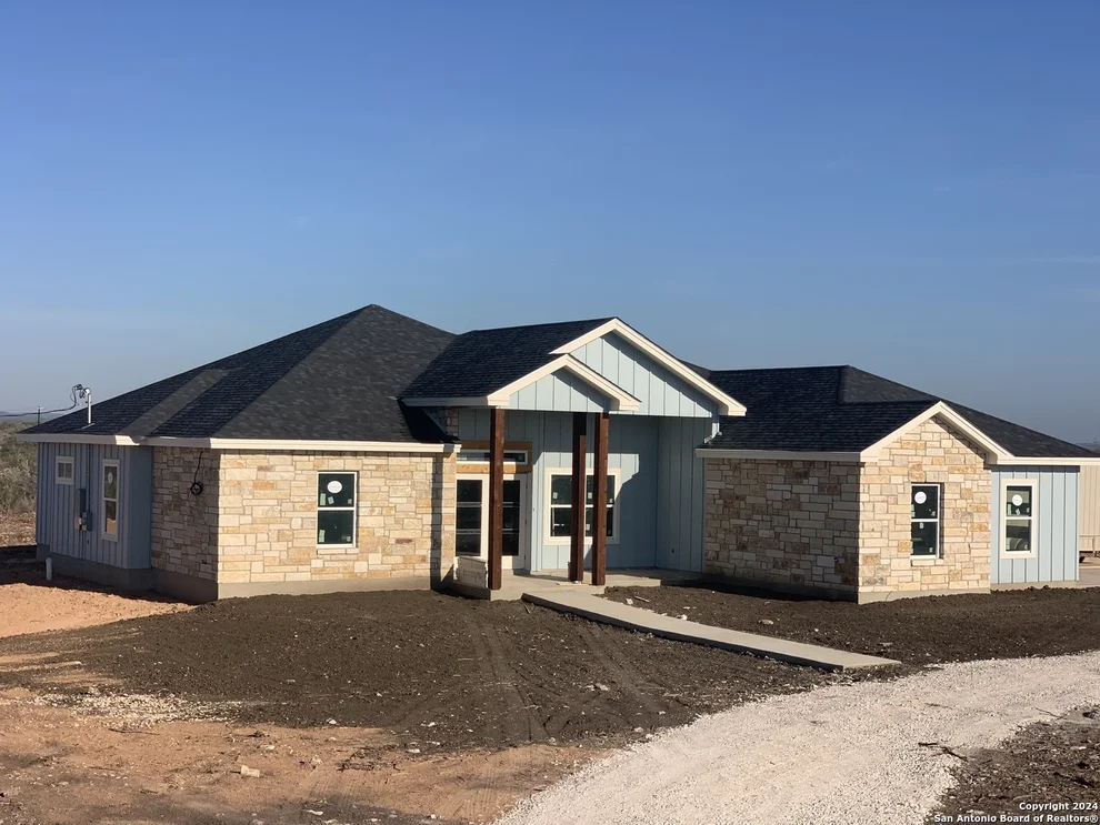 Unit for sale at 59 GREYSTONE HILLS CIR, Uvalde, TX 78801
