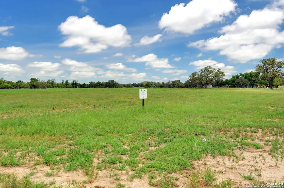 Unit for sale at 4 Silas Trl, Fredericksburg, TX 78624