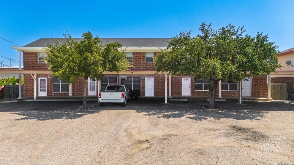 Unit for sale at 121 Falcon Blvd, Eagle Pass, TX 78852