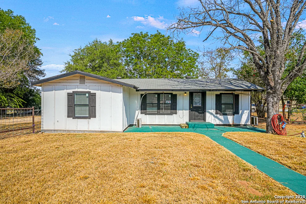 Unit for sale at 2025 Standish, Floresville, TX 78114