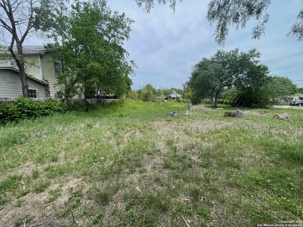 Unit for sale at 307 Randall Ave., San Antonio, TX 78237