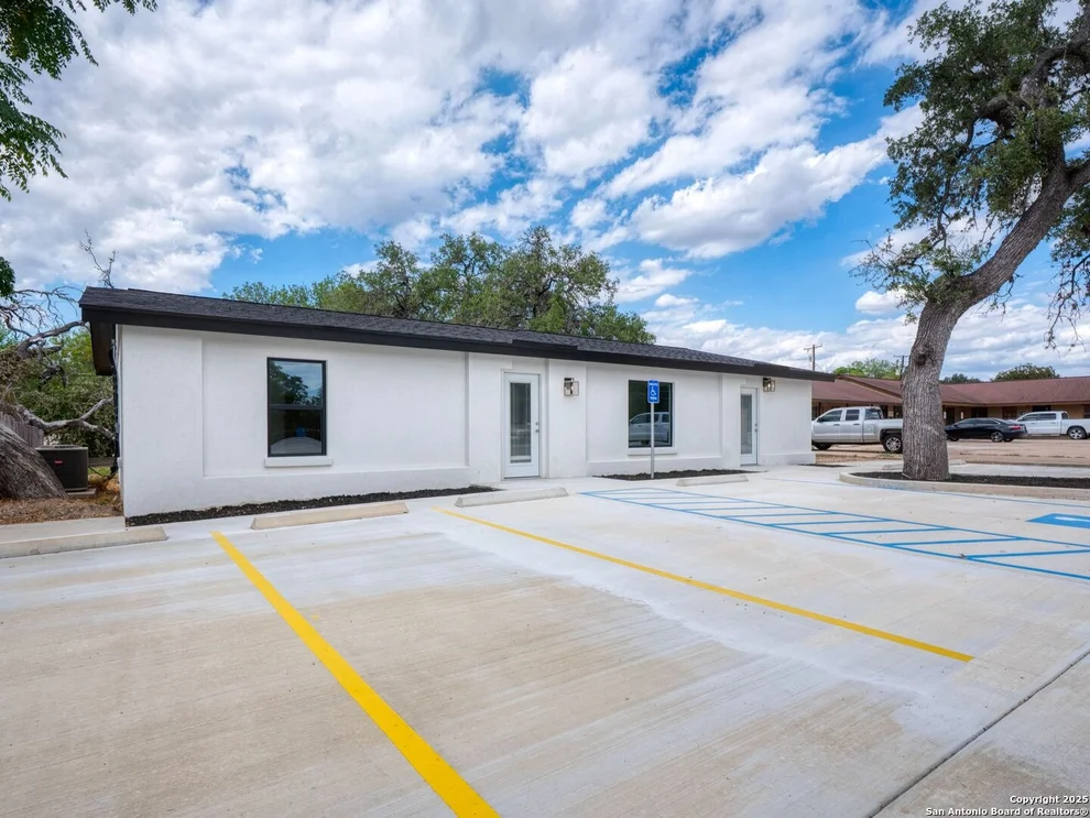 Unit for sale at 1026 W Oaklawn Street, Pleasanton, TX 78064