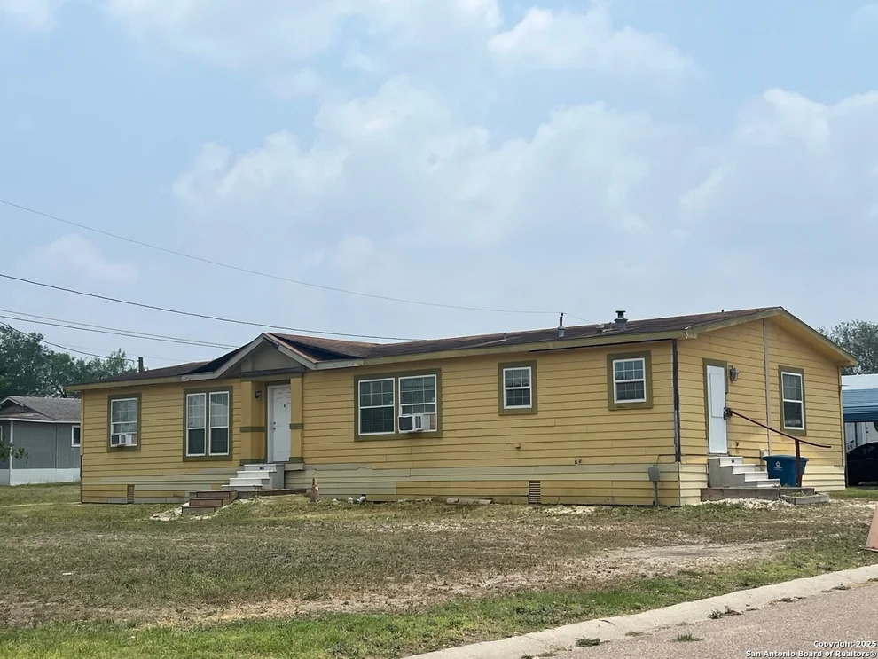 Unit for sale at 109 Rosa St, Three Rivers, TX 78071