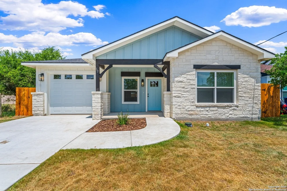 Unit for sale at 712 Gilmer, Kerrville, TX 78028