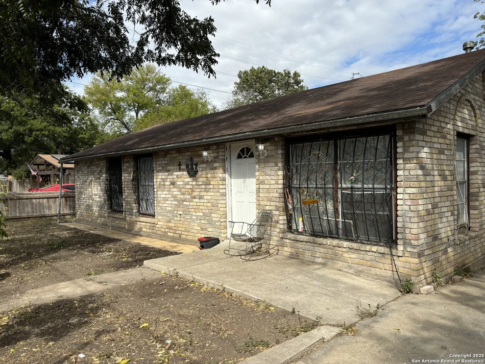 Unit for sale at 371 Gillette, San Antonio, TX 78221