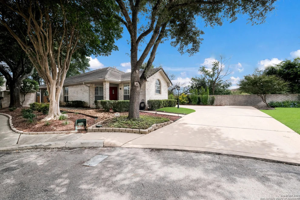 Unit for sale at 7 Clermont Ct, San Antonio, TX 78218