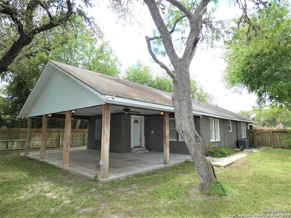 Unit for sale at 158 Bronco Lane, Beeville, TX 78102