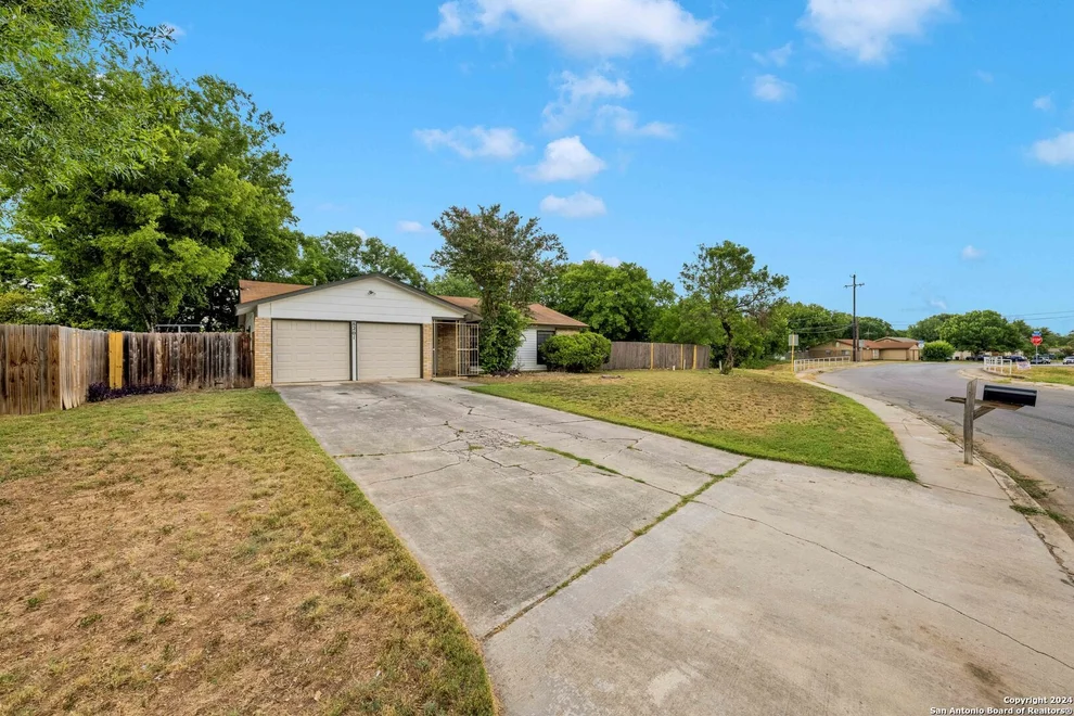 Unit for sale at 8201 meadow swan, San Antonio, TX 78251