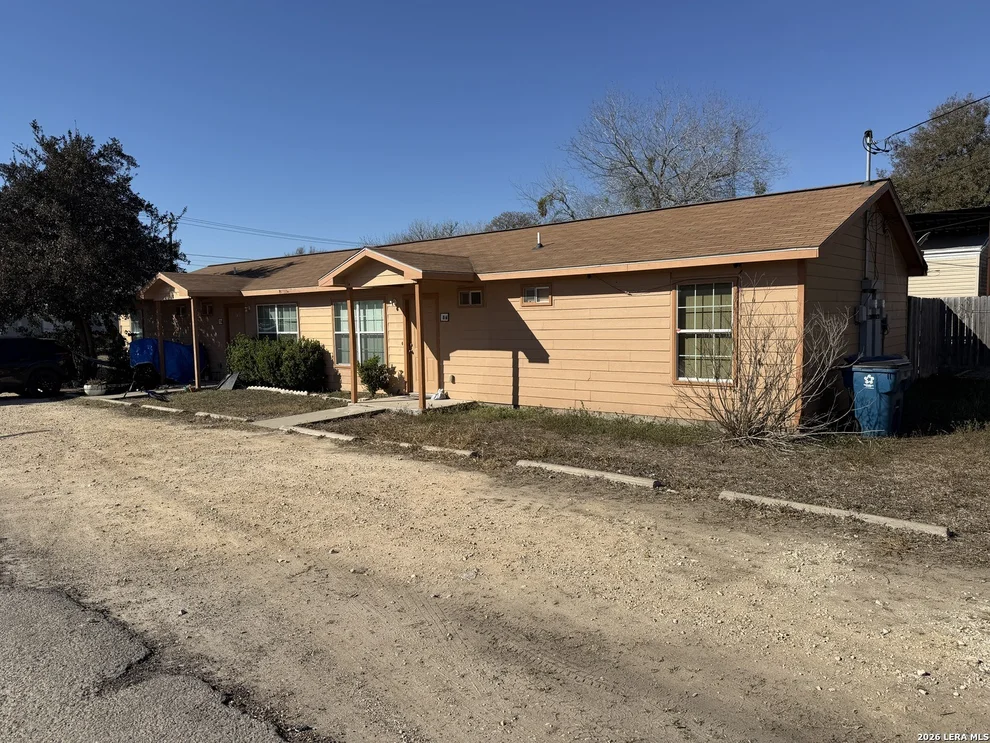 Unit for sale at 310 S Hermann Ave, Three Rivers, TX 78071