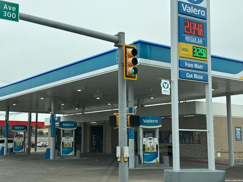 Unit for sale at 2195 E MAIN ST, Eagle Pass, TX 78852