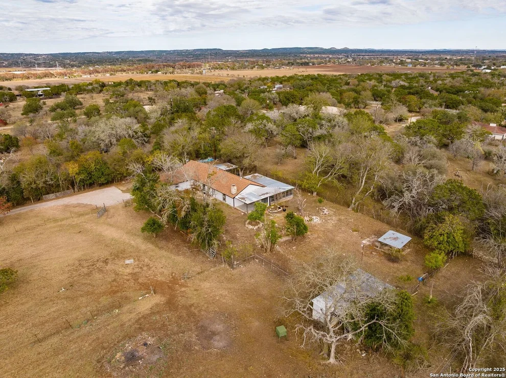 Unit for sale at 213 Verde Hills, Center Point, TX 78010