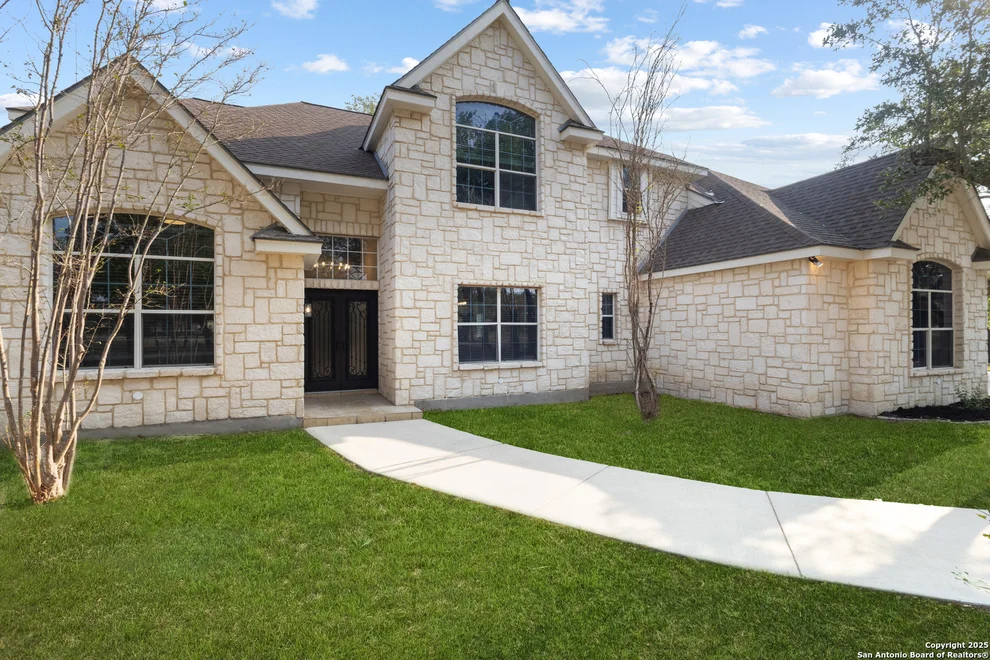 Unit for sale at 537 E CR 6868, Natalia, TX 78059