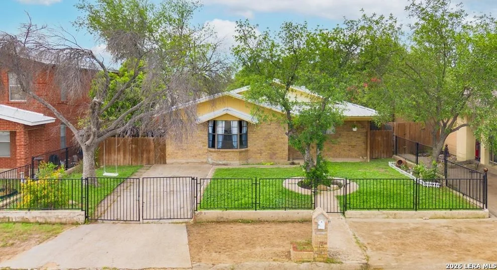 Unit for sale at 1615 Buckley AVe, Eagle Pass, TX 78852