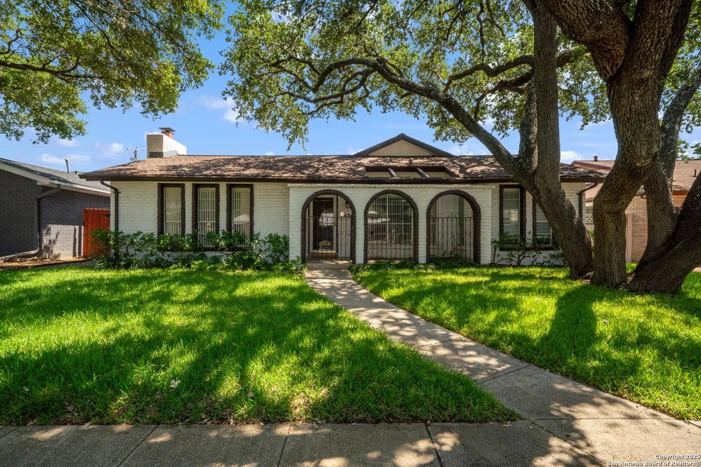 Unit for sale at 424 Fenwick Dr, Windcrest, TX 78239