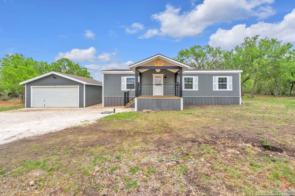 Unit for sale at 125 County Road 3829, San Antonio, TX 78253