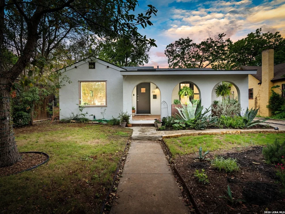 Unit for sale at 213 Donaldson Avenue, San Antonio, TX 78201