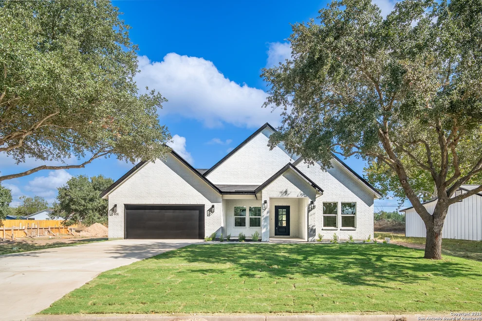 Unit for sale at 15125 norvell, Lytle, TX 78052