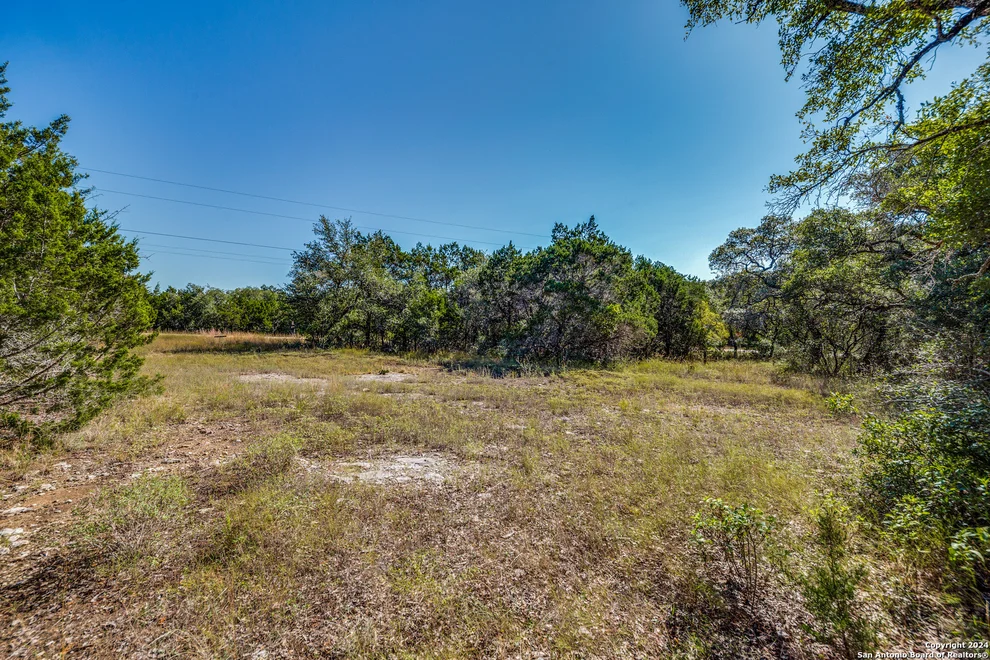 Unit for sale at 468 county road 2763, Mico, TX 78056