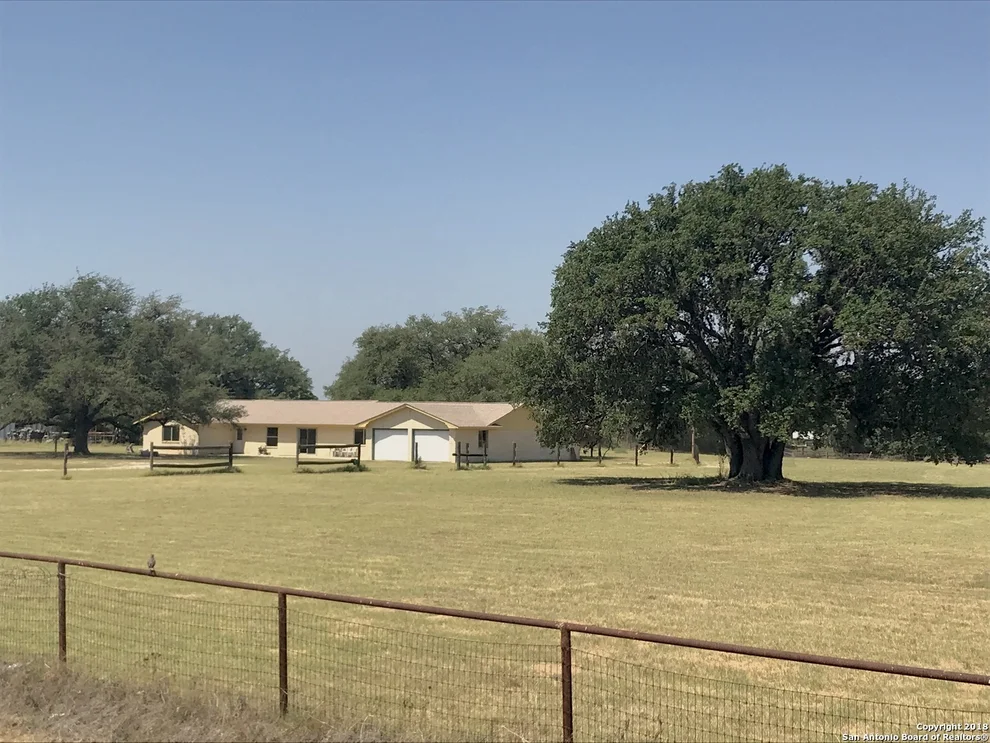 Unit for sale at 60 Wisdom, Pleasanton, TX 78064