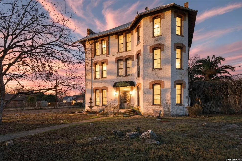 Unit for sale at 802 Kentucky Ave, San Antonio, TX 78201