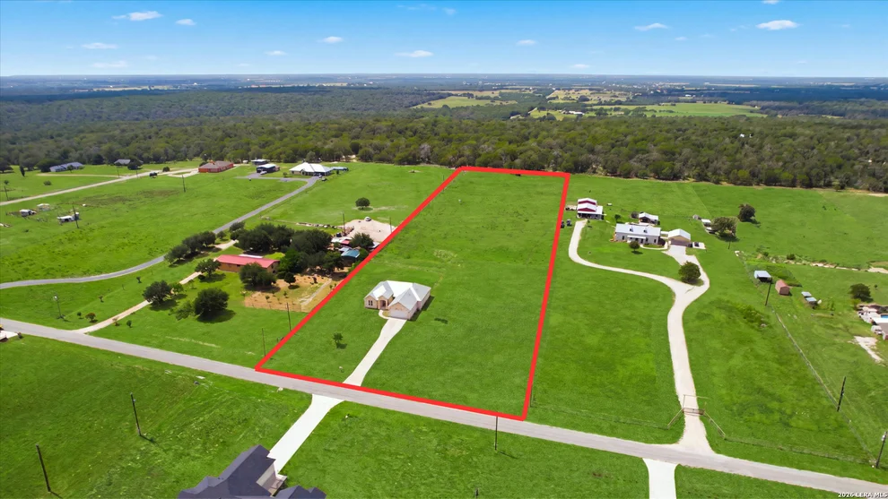 Unit for sale at 200 Lakeview Cir, La Vernia, TX 78121
