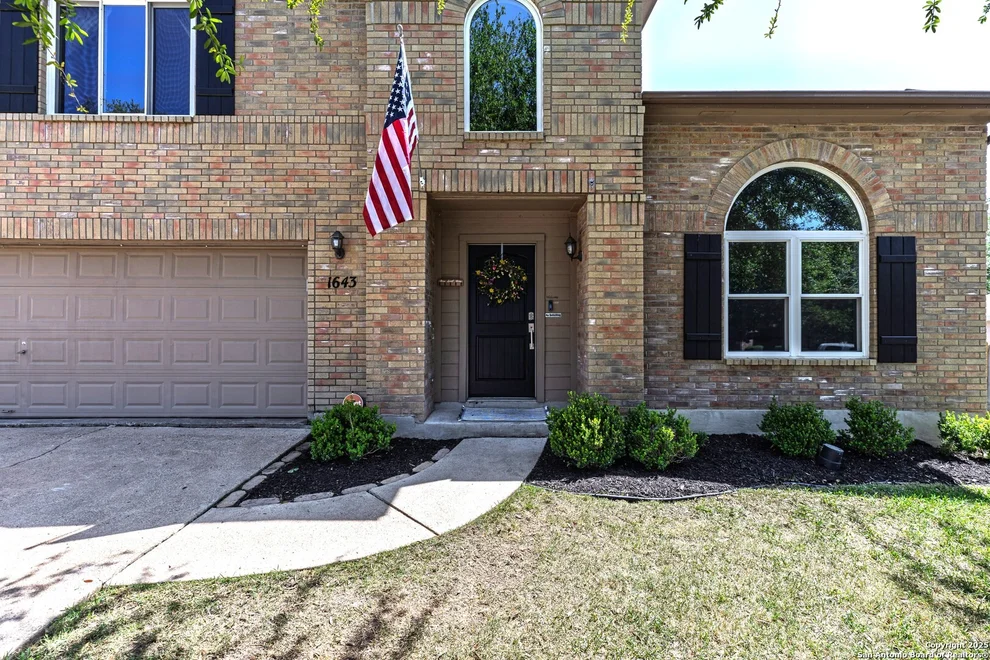 Unit for sale at 1643 Sunnycrest, New Braunfels, TX 78130